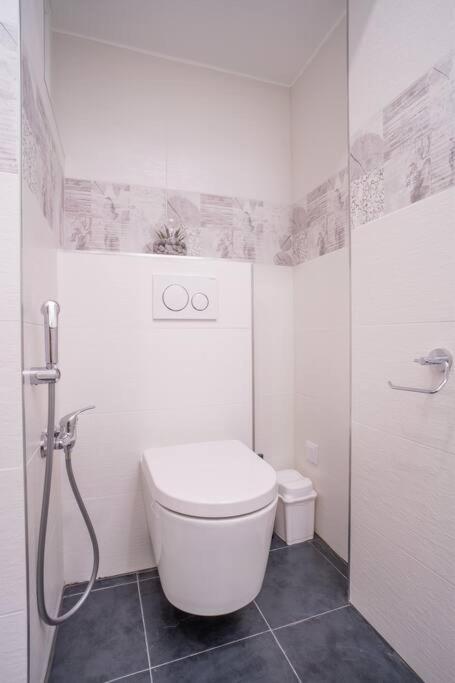 Sukromny Staromestsky Apartman V Uzasnej Lokalite/Cozy Old-Town Apartment In A Great Neighborhood Bratislava Eksteriør bilde